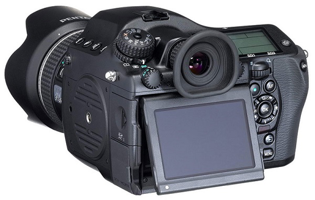 Pentax-645z-Medium-Format-Camera-to-Shoot-4K-video-Comes-Out-April-14-436969-3